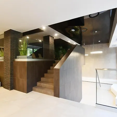 Navigator Port-nadmorskie Tarasy Brilliant 613 Kołobrzeg